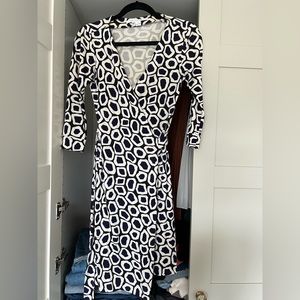 Diane von Furstenberg New Julian Two 100% Silk Jersey Wrap Dress Size 6